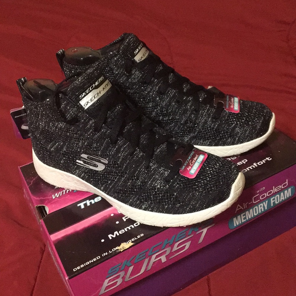 Sketchers size 8 tennis shoes